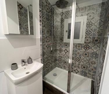 Begles Apartment | L'Arcachonaise - Studio cosy avec jardin à Bègles