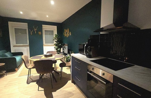 Saverne Apartment | L'Atelier de L'Émeraude/The Emerald Workshop