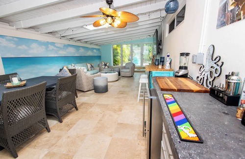 White St. Gallery House | L'Attitude Adjustment | 3 Bed, 2 Bath with pool in Key West