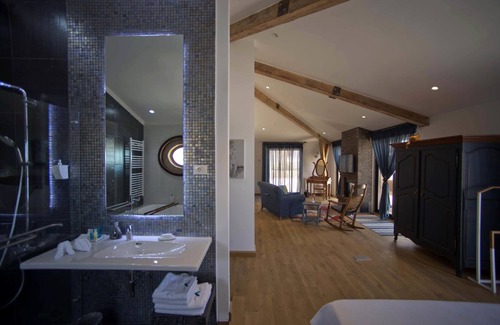 Batroun Hotel | L'Auberge de la Mer