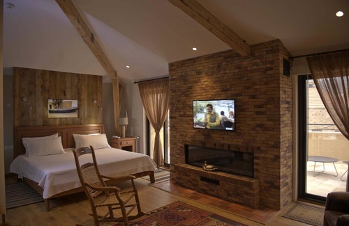 Batroun Hotel | L'Auberge de la Mer