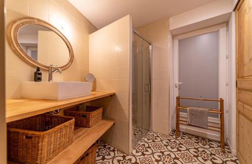 Nimes City Centre Apartment | L'envoutement provençal au cœur de l'écusson - Une Nuit à Nîmes