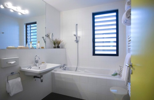 Saint-Cyr-au-Mont-d'Or Hotel | L'Ermitage Hôtel Cuisine-à-Manger