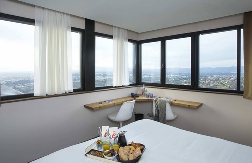 Saint-Cyr-au-Mont-d'Or Hotel | L'Ermitage Hôtel Cuisine-à-Manger