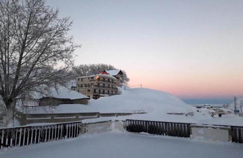 Kfardebian Apartment | L'escale Du Mzaar