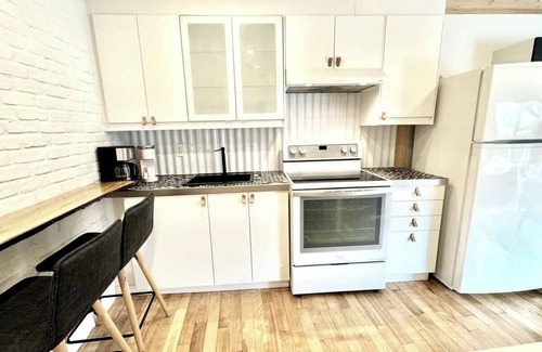 Boischatel Apartment | L'Escapade Champlain 2 Min Falls Free Parking