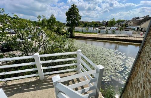 Lamballe Apartment | l'immeuble du petit pont