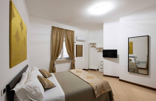 Centro Storico Bed & Breakfast | L'Insolita Reggia