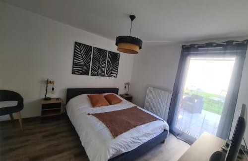 Publier Apartment | L'instant Léman - T2 3 étoiles à 5min de Thonon et Evian avec terrasse et jardin à 100m du lac