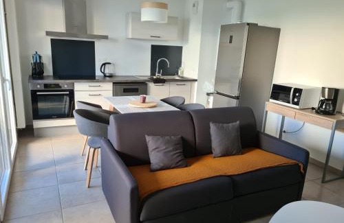 Publier Apartment | L'instant Léman - T2 3 étoiles à 5min de Thonon et Evian avec terrasse et jardin à 100m du lac
