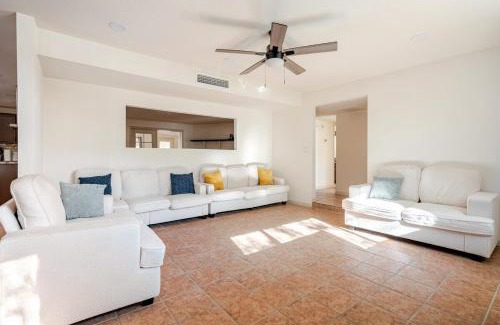 Sierra Vista House | l NEW l 5BR 3BTH Large and Modern Home l Central LOC l 1 ACRE lot