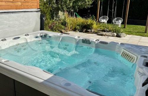 Boischatel Apartment | L Oasis Boheme Hot tub 2 Bedrooms