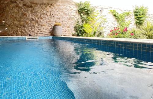 Roubia Bed & Breakfast | L'Oiseau Bleu ROLLIER