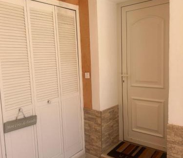 Espero-Pax Apartment | l olivier de Melody