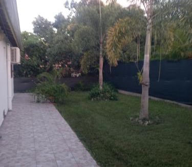 Grand-Bourg Apartment | L ombre du manguier