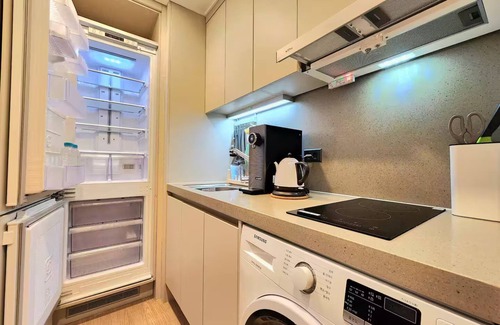 Haeundae Apartment | L5-7[Newly Built/합법숙소][5Beds/핵심번화가/해변5분/지하철역3분]