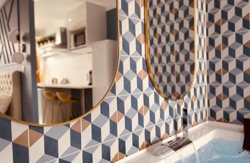 Coteaux Ouest Apartment | La balnéo de l'impératrice Anastasia - 306