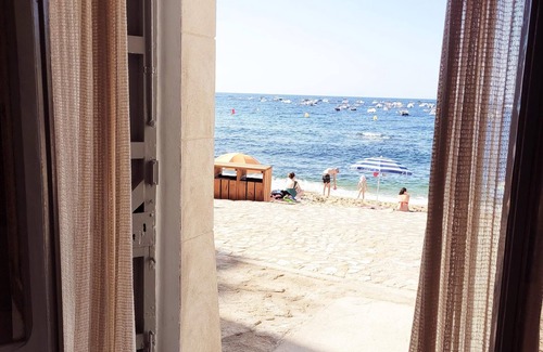 Calella de Palafrugell Villa | La Barca Casa Concha House with terrace on the beach of Canadell
