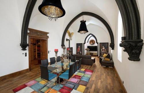 Remiremont Apartment | LA BELL'CHAPELLE