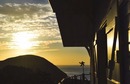 Cafeiere Villa | La Berceuse Rouge, villa