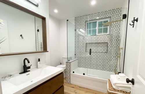 Burbank House | LA Big House