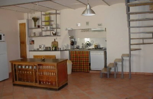 Ginasservis Apartment | La Biscaronne 18th century farmhouse in the heart of Provence Far from mass tourism