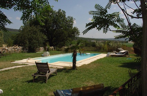 Ginasservis Apartment | La Biscaronne 18th century farmhouse in the heart of Provence Far from mass tourism