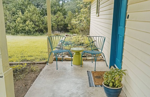 Apache Shores Cottage | La Bohéme Austin Lake House