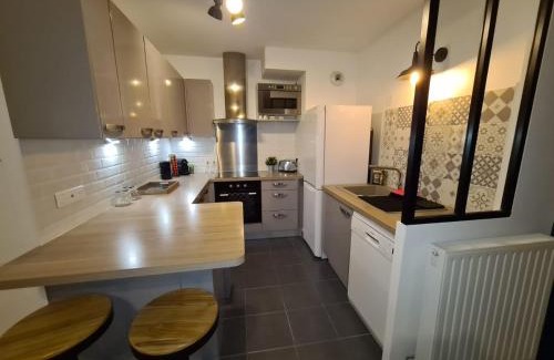 Rosny-sous-Bois Apartment | La Boheme- Free Parking-Paris-Disneyland-Easy Check-in- Netflix