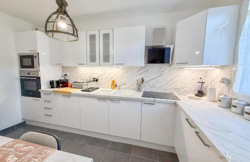 Saint-Jean-de-Braye House | La Brayoise Near Orléans cozy house with garden & pétanque