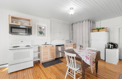 Saint-Joseph-de-la-Rive Other | La Brise du Temps - Maison du Patrimoine - Charlevoix