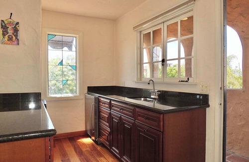 Belmont Shore House | La Brisa 1 Block From the Beach!