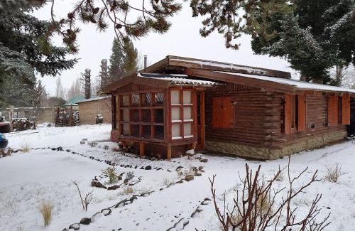 Dina Huapi Ski Chalet | La cabaña de Moni