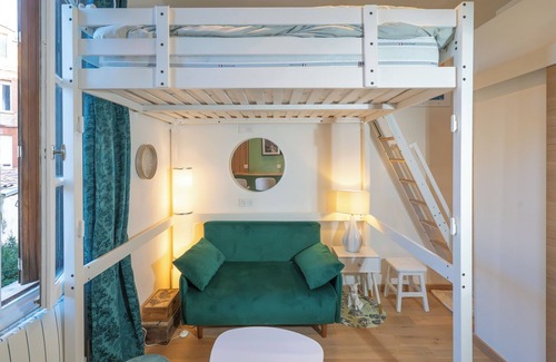 Marengo - Jolimont Apartment | La Cabane 3 minutes walk from Matabiau metro station!