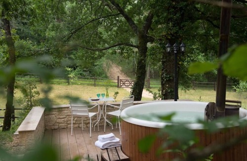 Auriac-du-Perigord Cottage | La Cabane de la Mésange