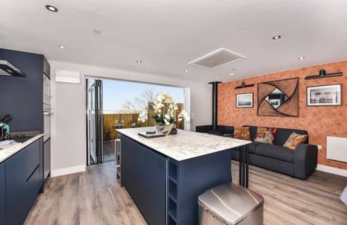 Merthyr Tydfil Apartment | La Cantera, South Wales.n(Close to Brecon and Bike Park Wales)