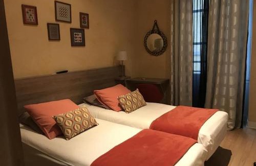 Fontainebleau Hotel | La Carpe d'Or