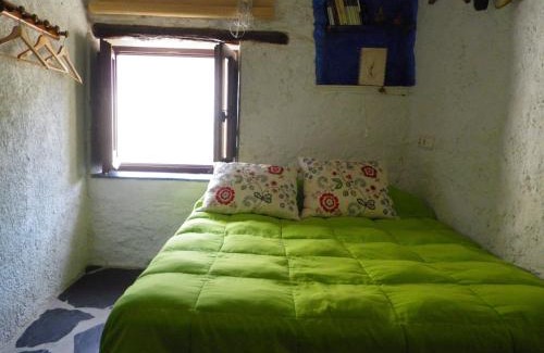 Trevelez House | La Casa de la Bombilla Verde