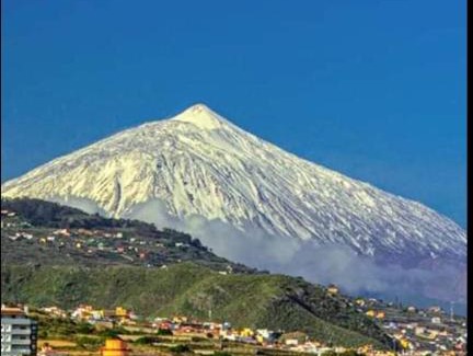 Las Cuevas House | La Casa de Lucy & Karin