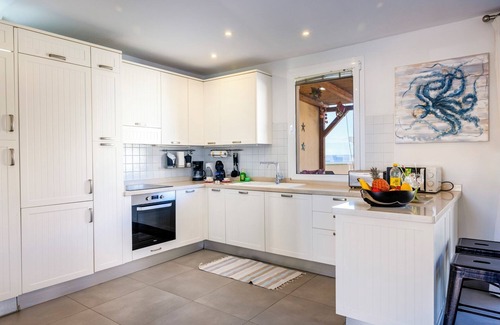 Arenas del Mar House | La Casa de Playa - swimming pool and jacuzzi 50m from the sea