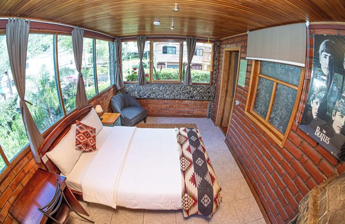 Banos de Agua Santa Bed & Breakfast | La Casa del Molino Blanco B&B