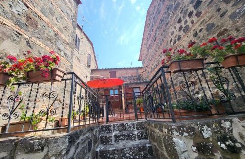 Radicofani House | La Casa Del Viandante