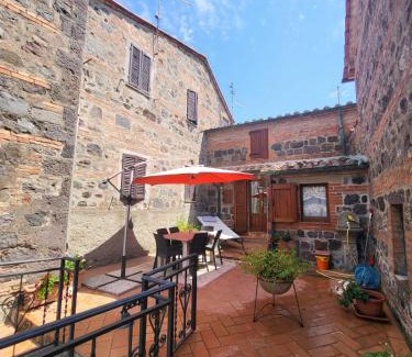 Radicofani House | La Casa Del Viandante