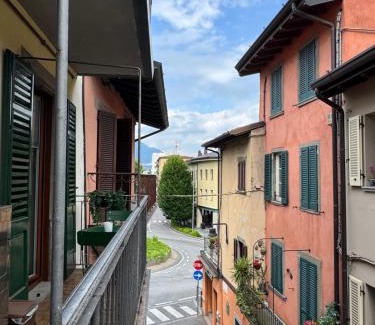 Sarnico Apartment | La casa di Cate