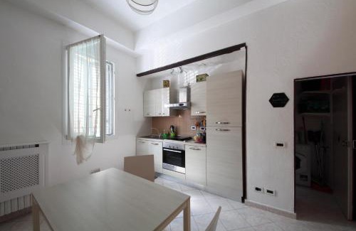 Cirenaica Apartment | La casa di Gigi tra Fiera e Università