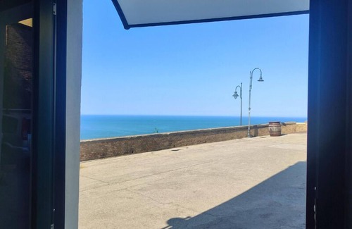 Silvi Paese Apartment | La Casa di Nonno Baffo - Mini Suite in the heart of Silvi Paese