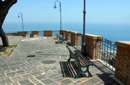 Silvi Paese Apartment | La Casa di Nonno Baffo - Mini Suite in the heart of Silvi Paese