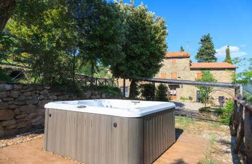 Pieve di Chio House | La casa di Patri - Farmhouse with Jacuzzi