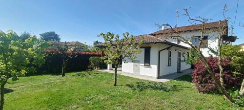 Angera House | La Casa di Rina