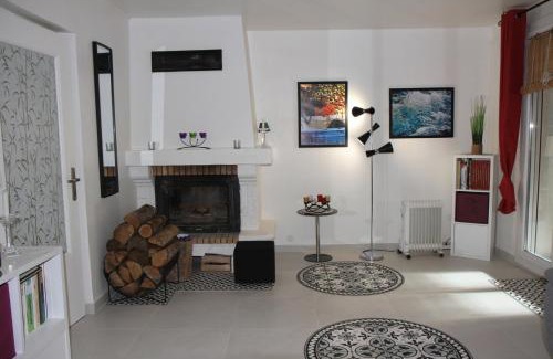 Thuir House | La Casa Felice